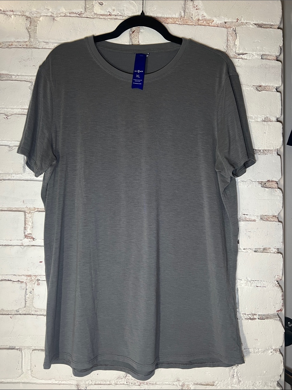 Womenโs kit and ace classic Crew Neck T-Shirt - Gray
